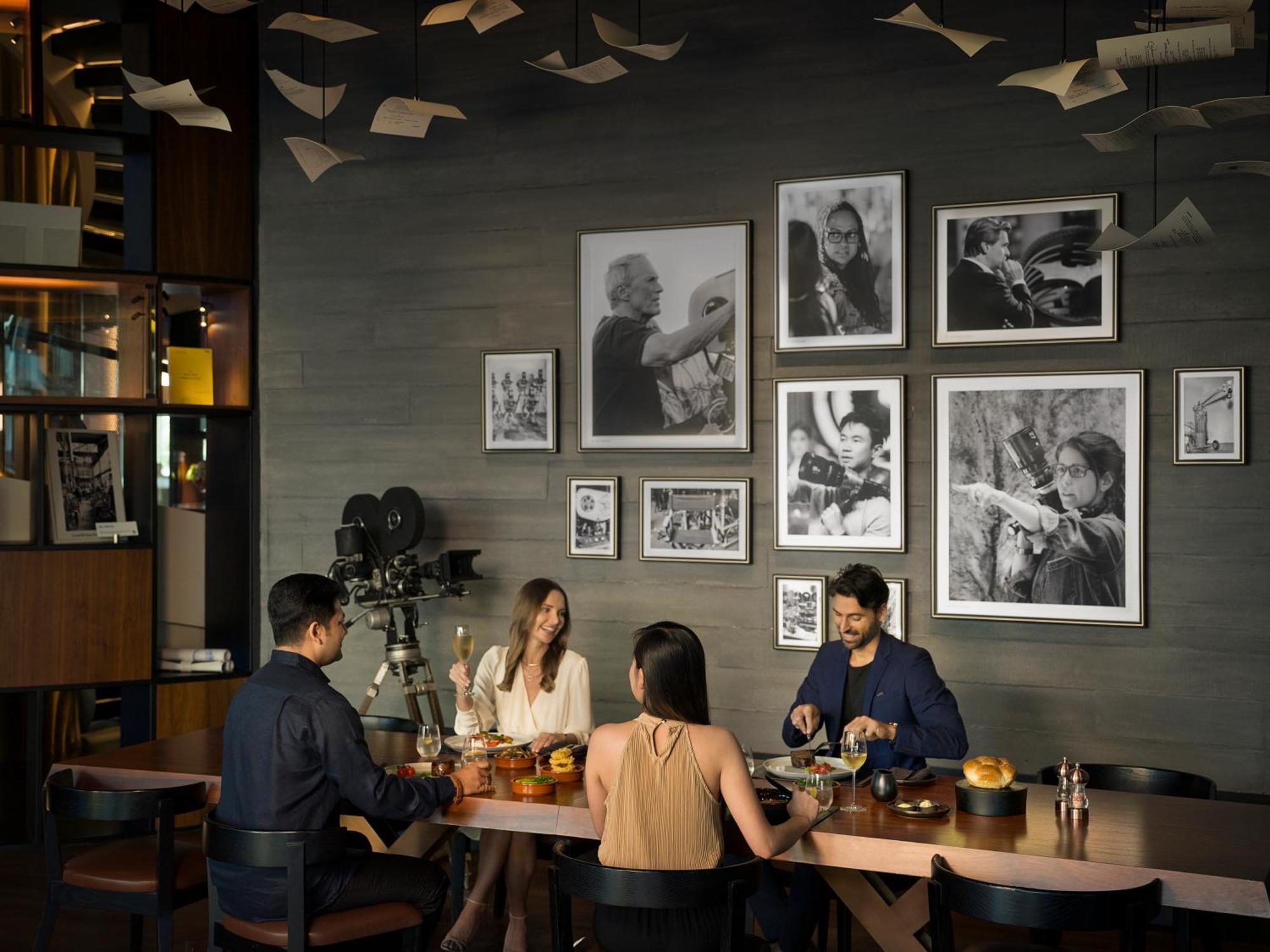 The Wb Abu Dhabi, Curio Collection By Hilton Hotel Bagian luar foto The Bar