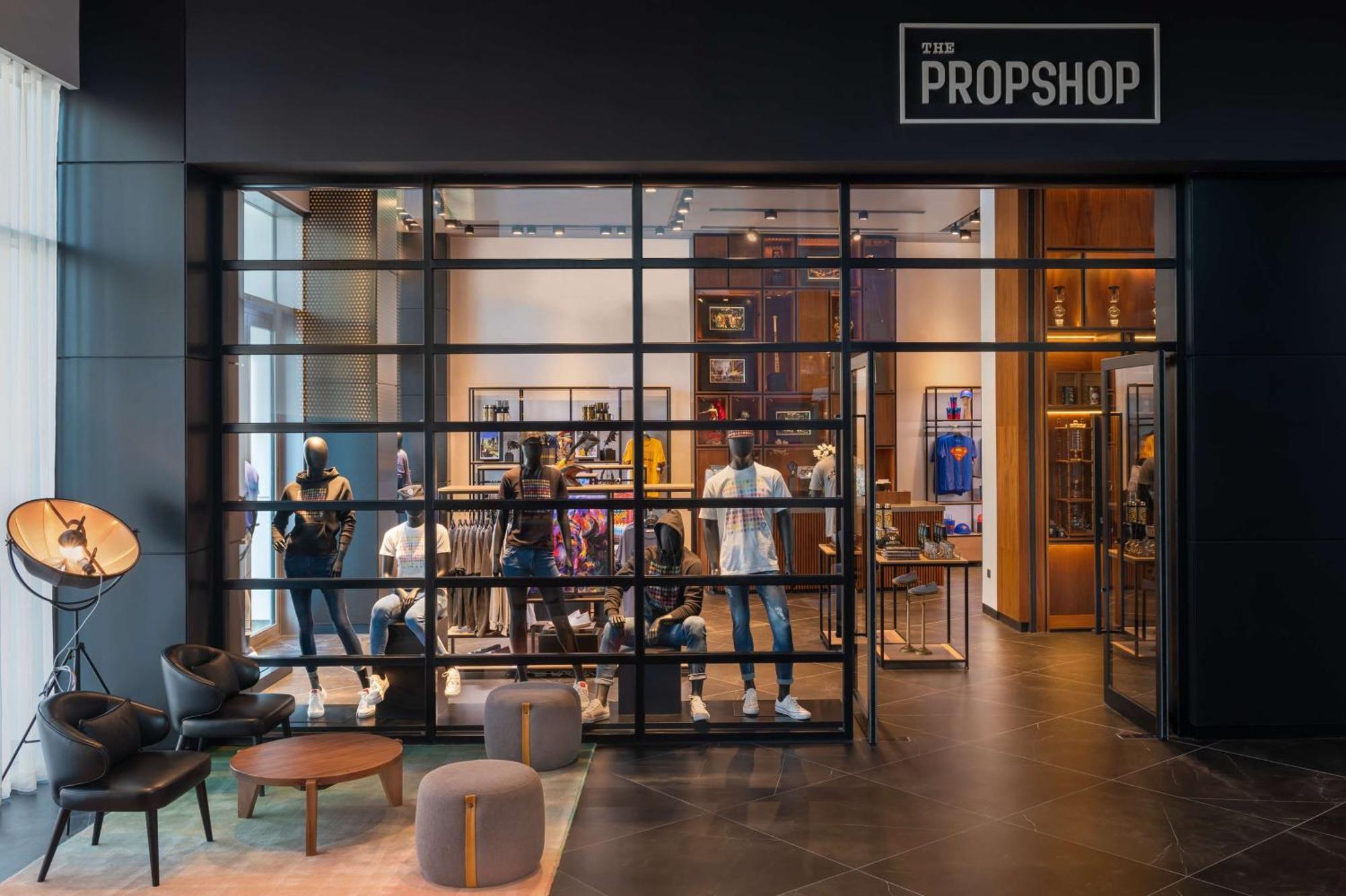 The Wb Abu Dhabi, Curio Collection By Hilton Hotel Bagian luar foto The Propshop