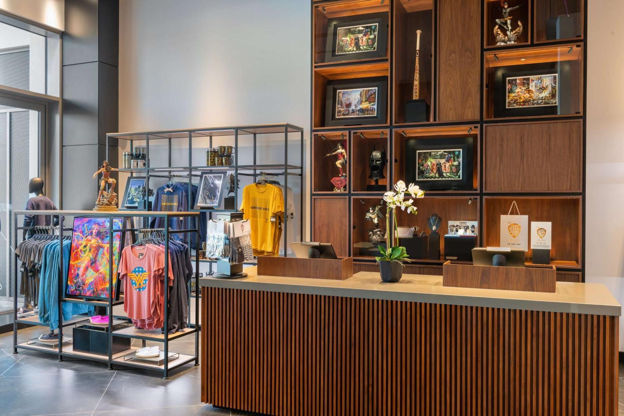The Wb Abu Dhabi, Curio Collection By Hilton Hotel Bagian luar foto The Museum Shop