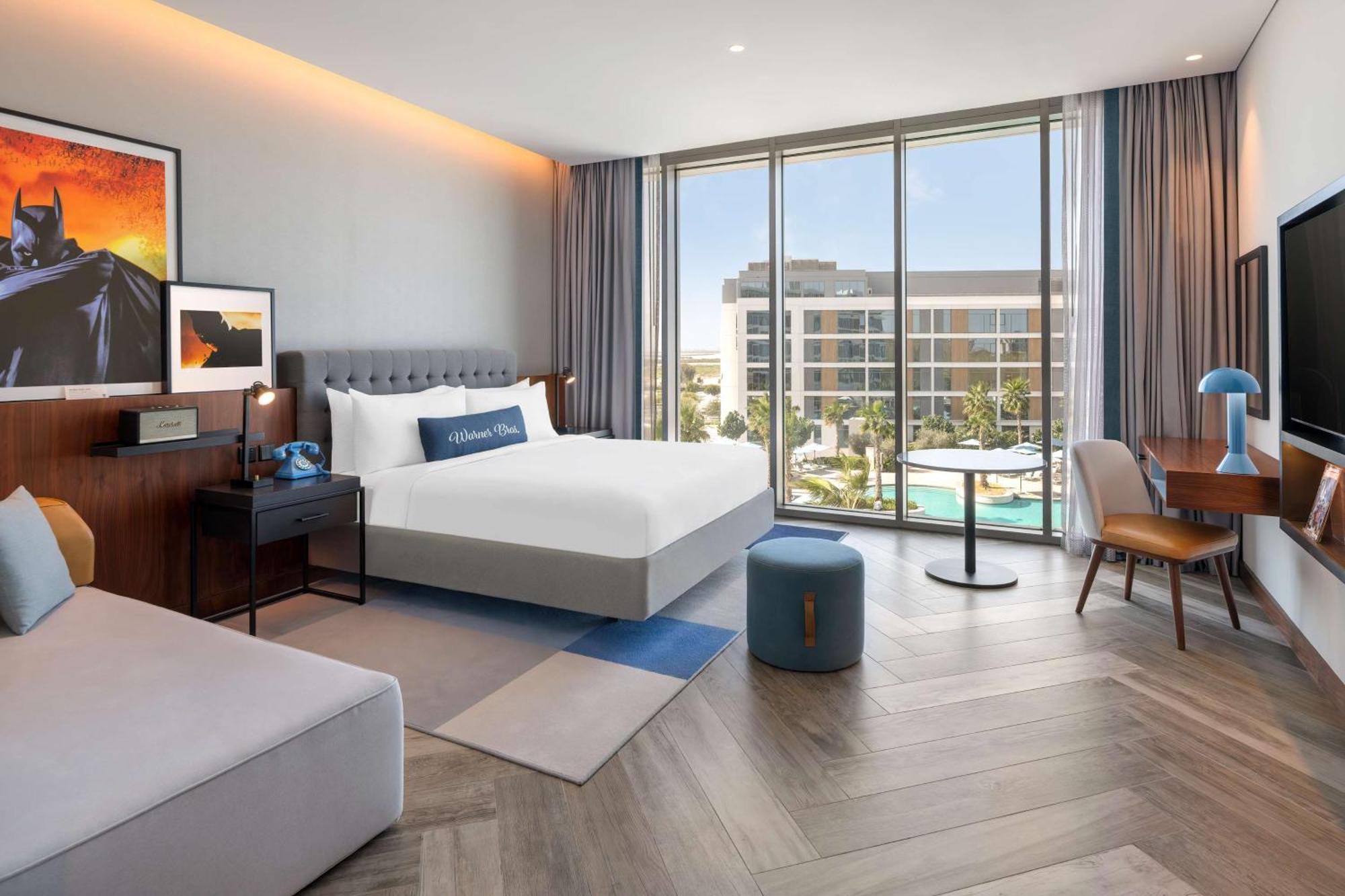 The Wb Abu Dhabi, Curio Collection By Hilton Hotel Bagian luar foto Deluxe Pool View