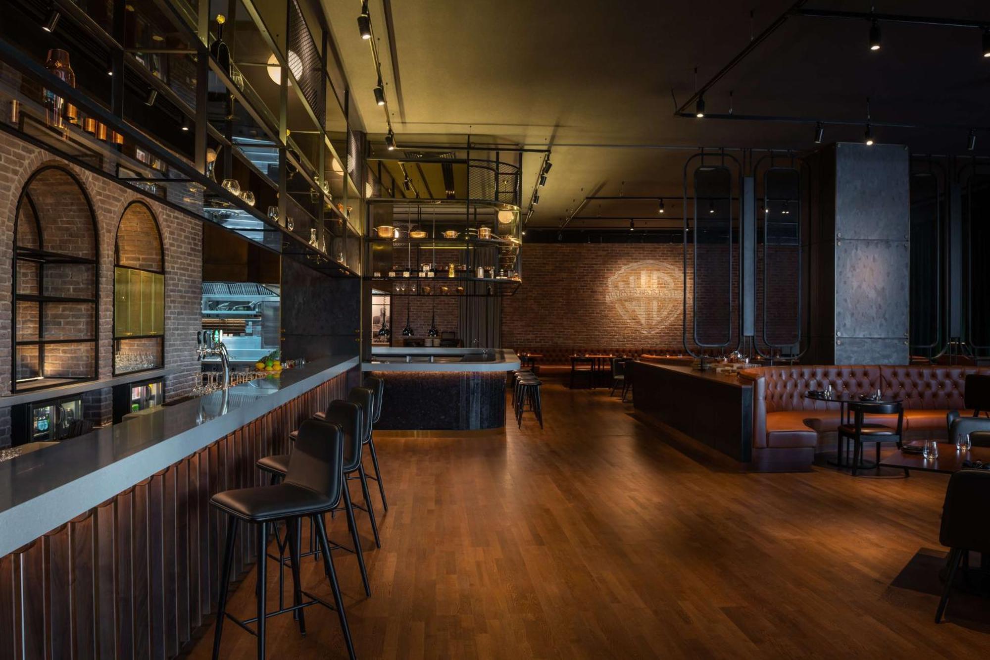 The Wb Abu Dhabi, Curio Collection By Hilton Hotel Bagian luar foto Interior of the restaurant