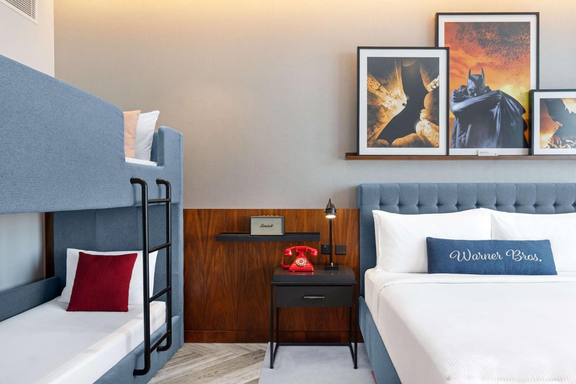 The Wb Abu Dhabi, Curio Collection By Hilton Hotel Bagian luar foto Family room